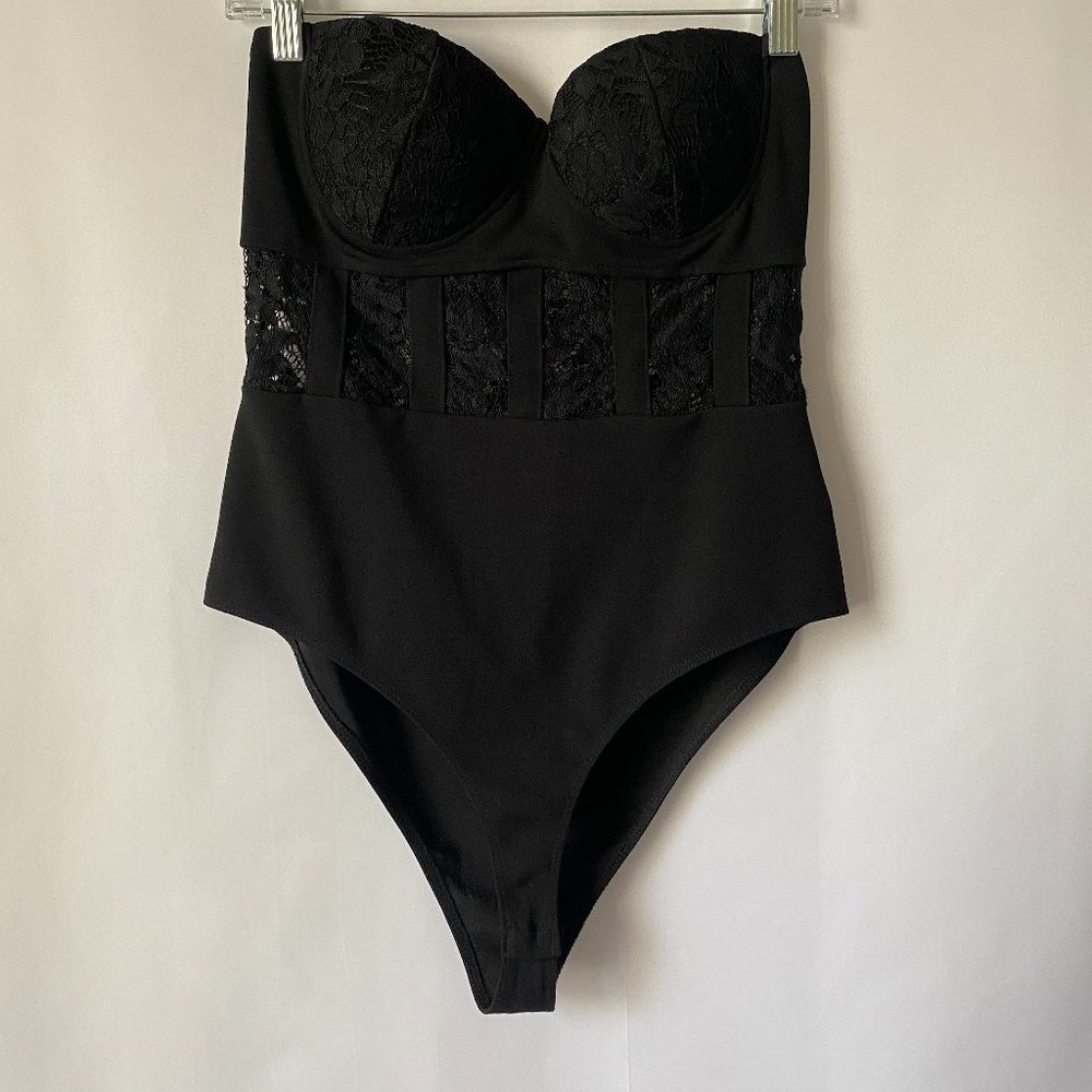 New Haute Monde Lace sleeveless Bodysuit